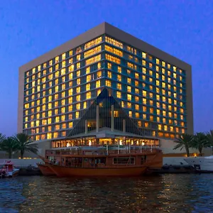 Отель Sheraton Creek & Towers Дубай